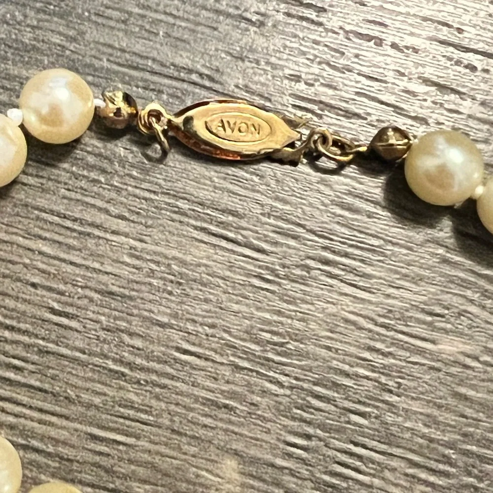 Avon Faux Pearl‎ Necklace